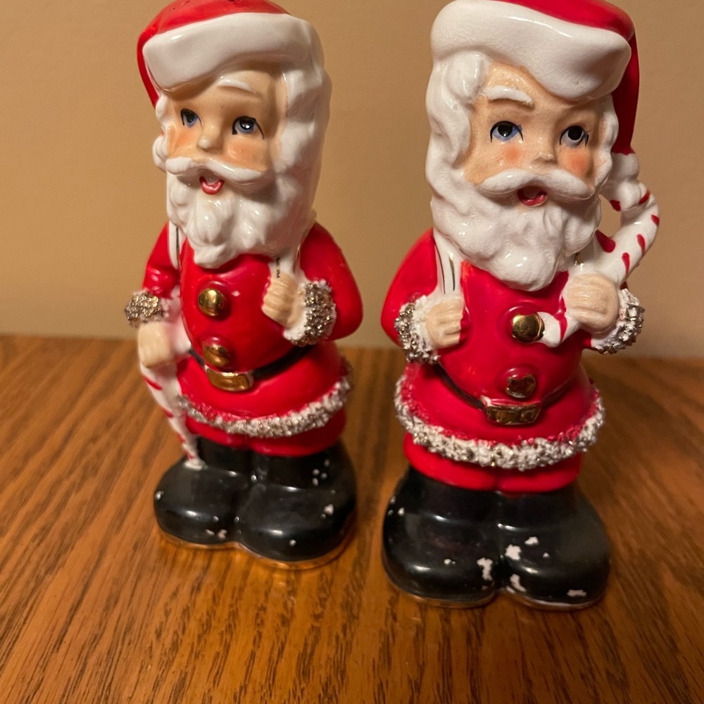 Vintage Santa salt and pepper shakers